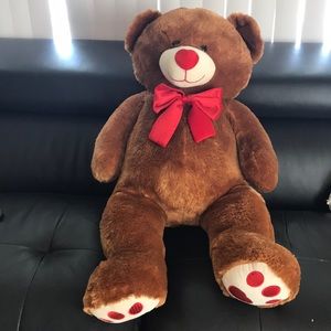 VALENTINE’s teddy bear